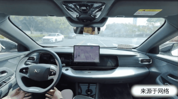 （图15 华为无保护左转场景）