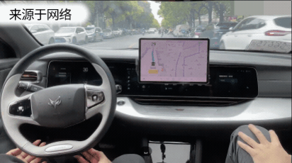 （图17 华为躲避其它车辆场景）