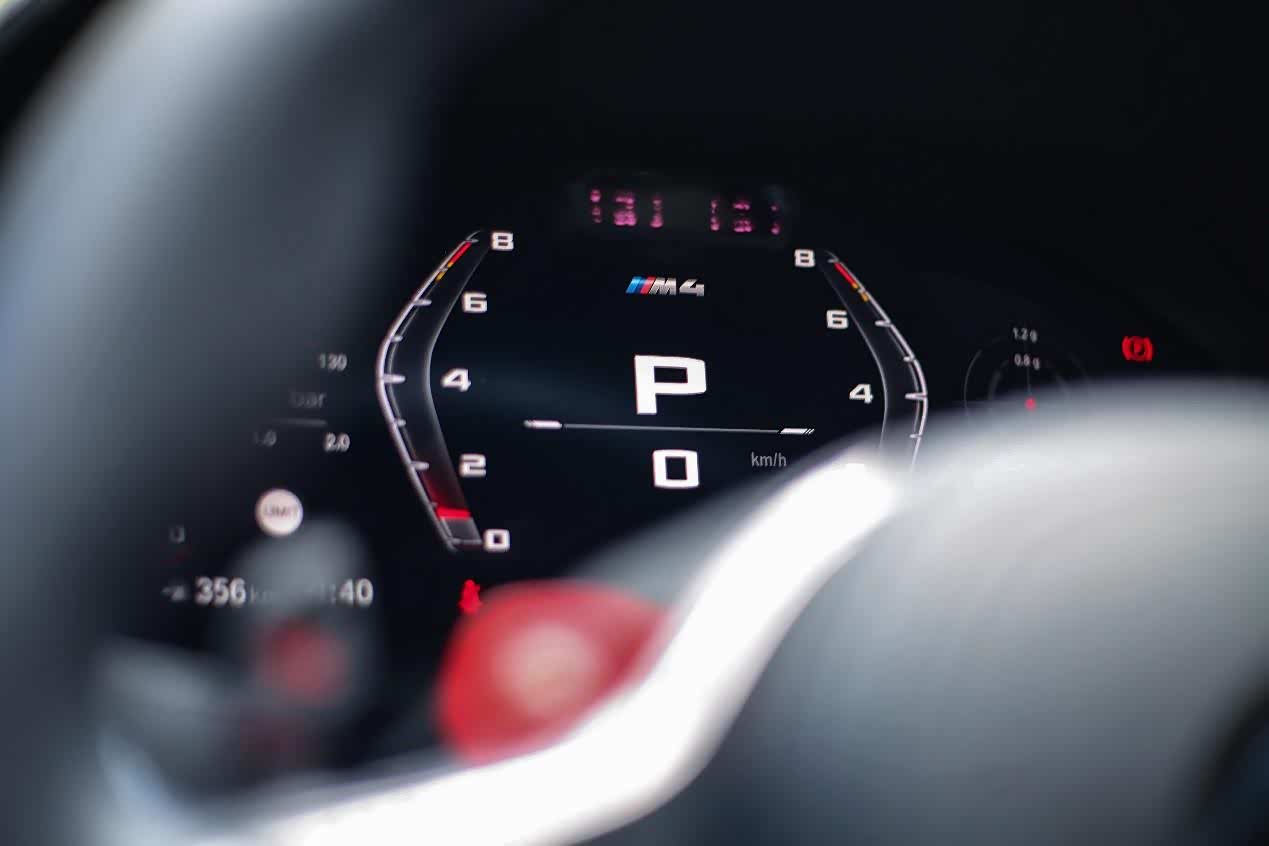 ▲Mmode切换按键主要负责视觉上的变化，仪表盘上可以切换至类似赛车的样式