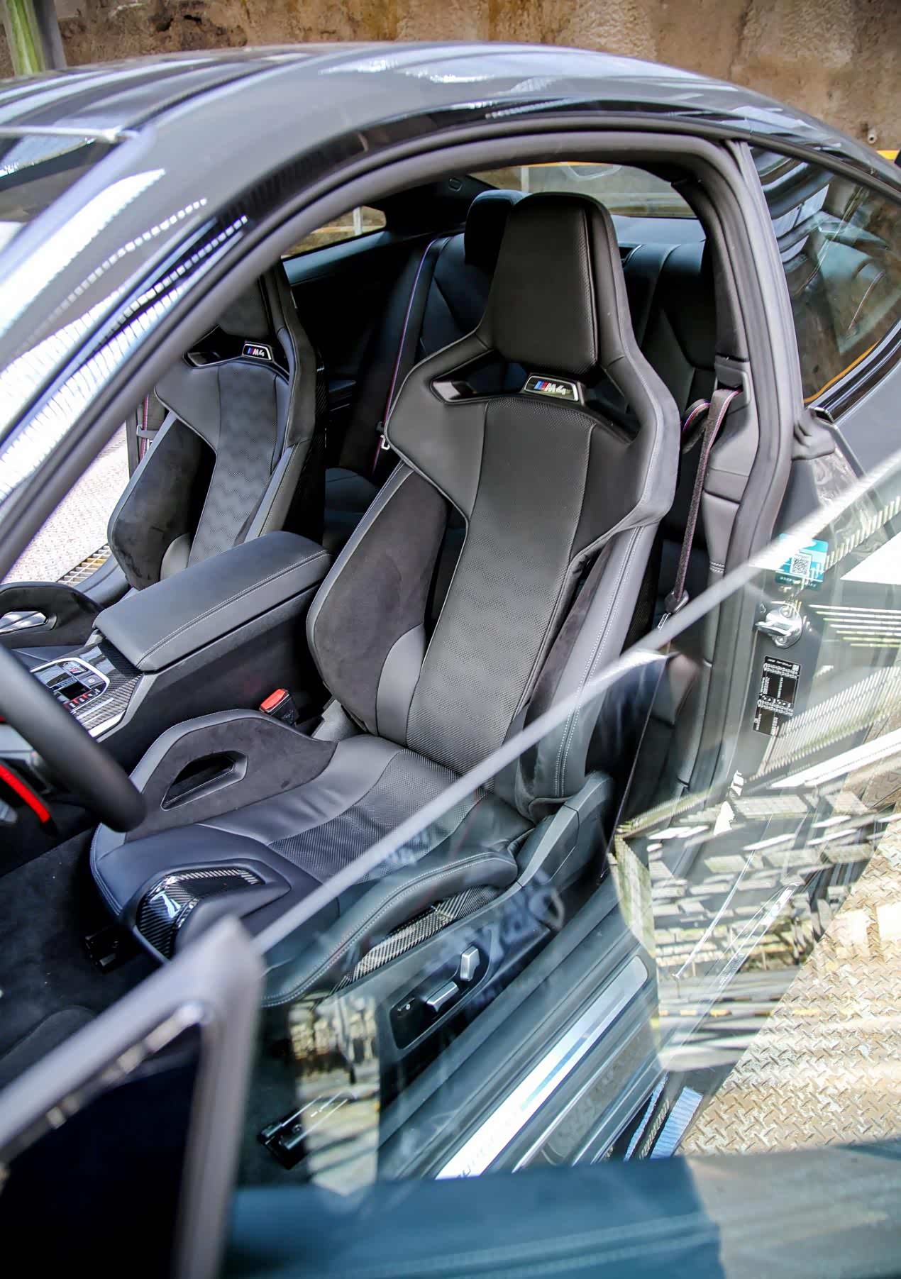 ▲这套桶形座椅真的是绝配，就是对身材要求比较高