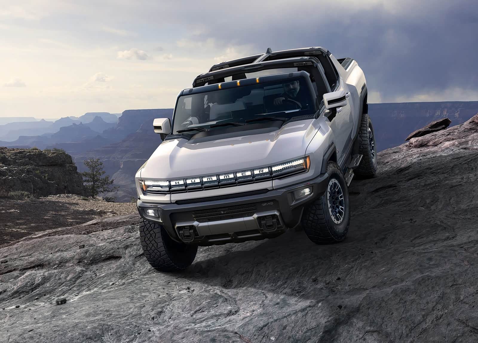 通用GMC悍马纯电皮卡