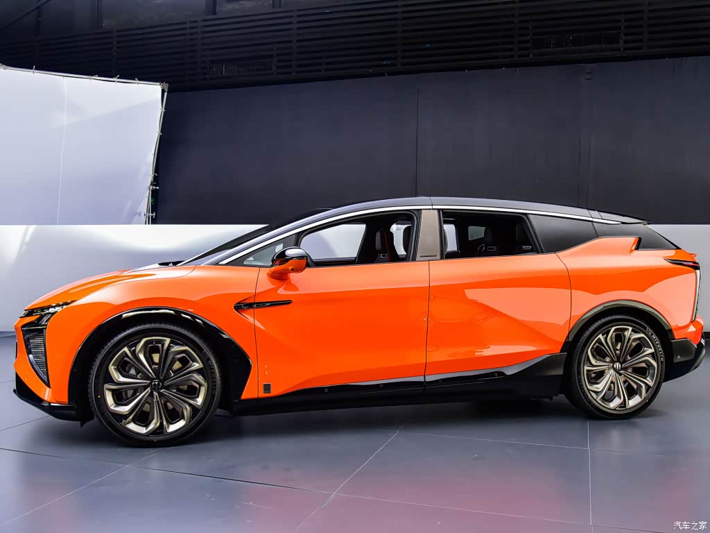 配图为2021款 创始版6座