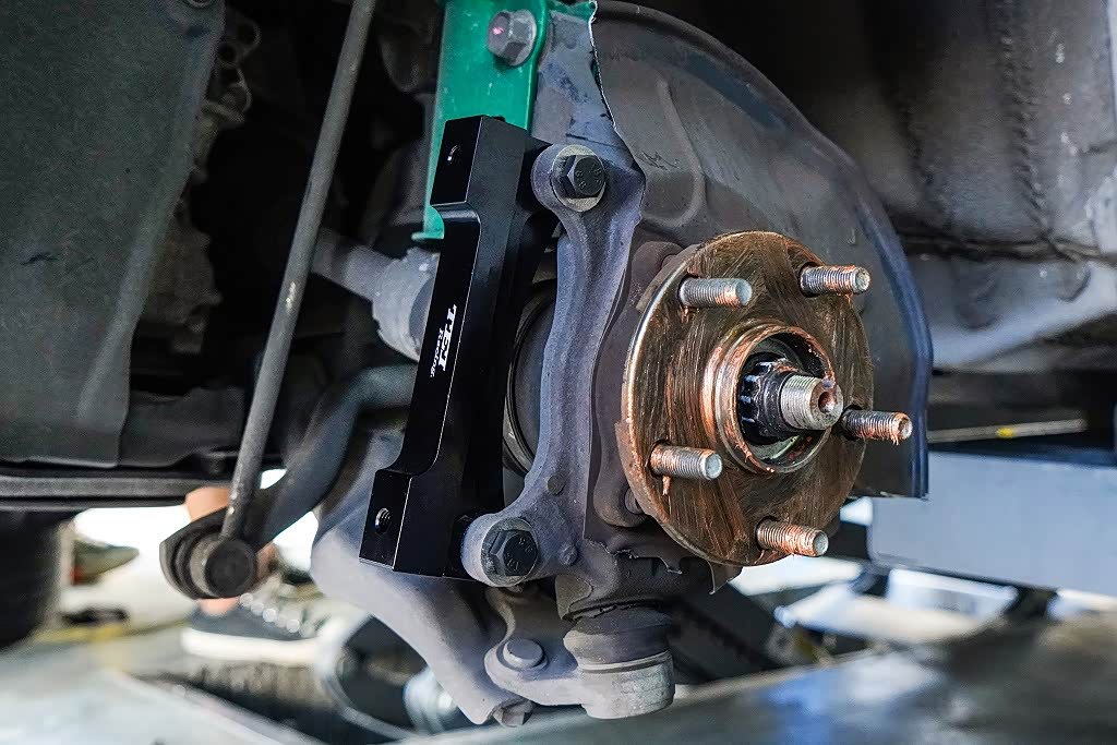 涂上防锈油，桥码锁紧