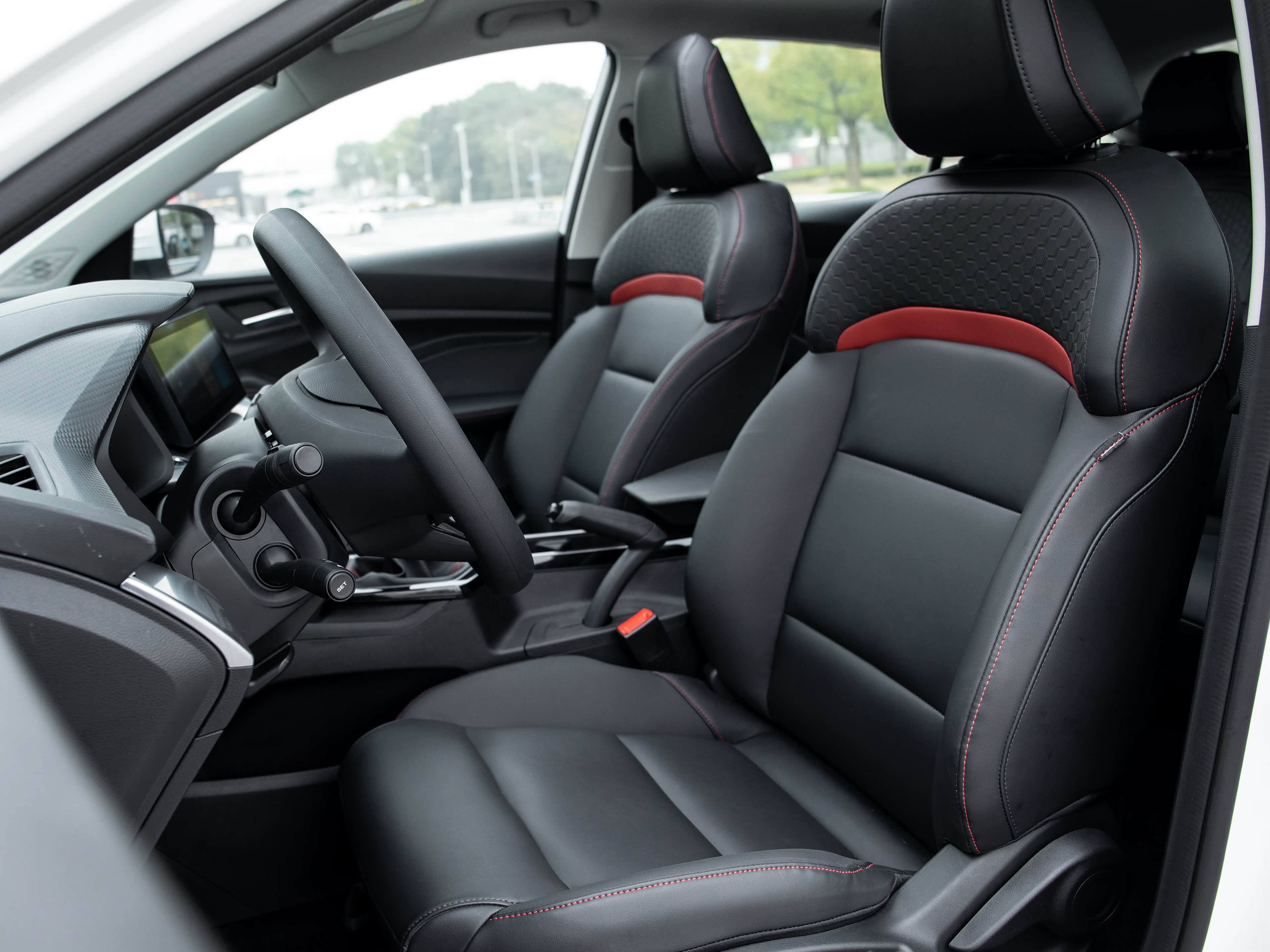 2021款MG5的织物座椅/引自汽车之家图库