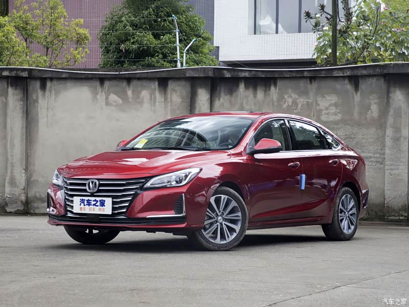 在价格差不多的前提下，长安锐程CC的表现要远胜那些热销合资产品，但输在“自主”身份上