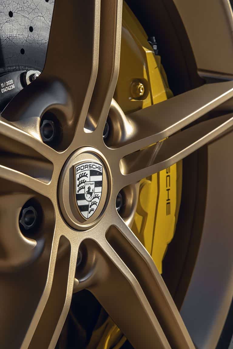 金色21寸轮毂配碳陶瓷刹车