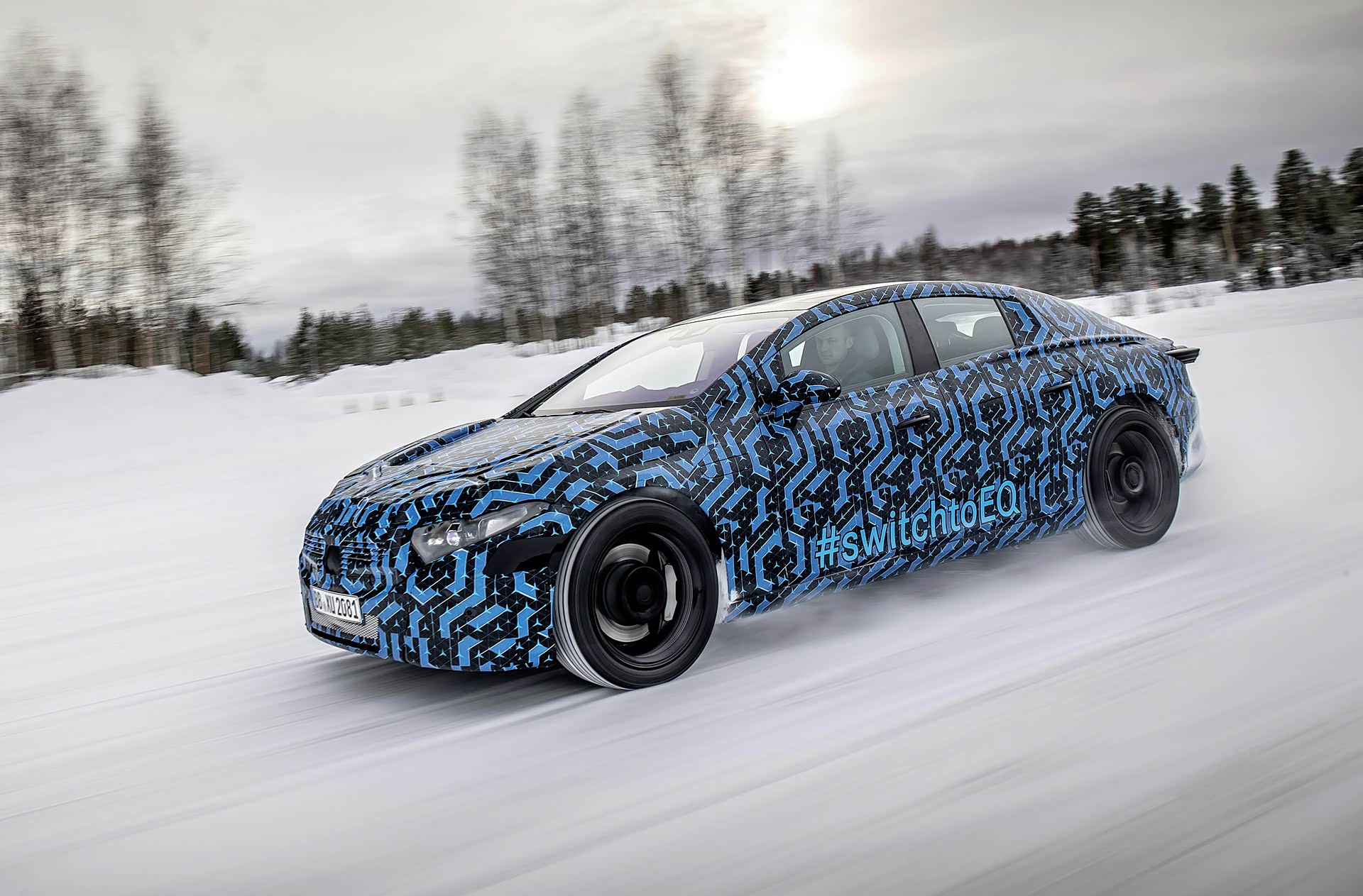 封闭式车头前舱