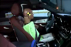 图14 国产奔驰C级侧气囊未保护