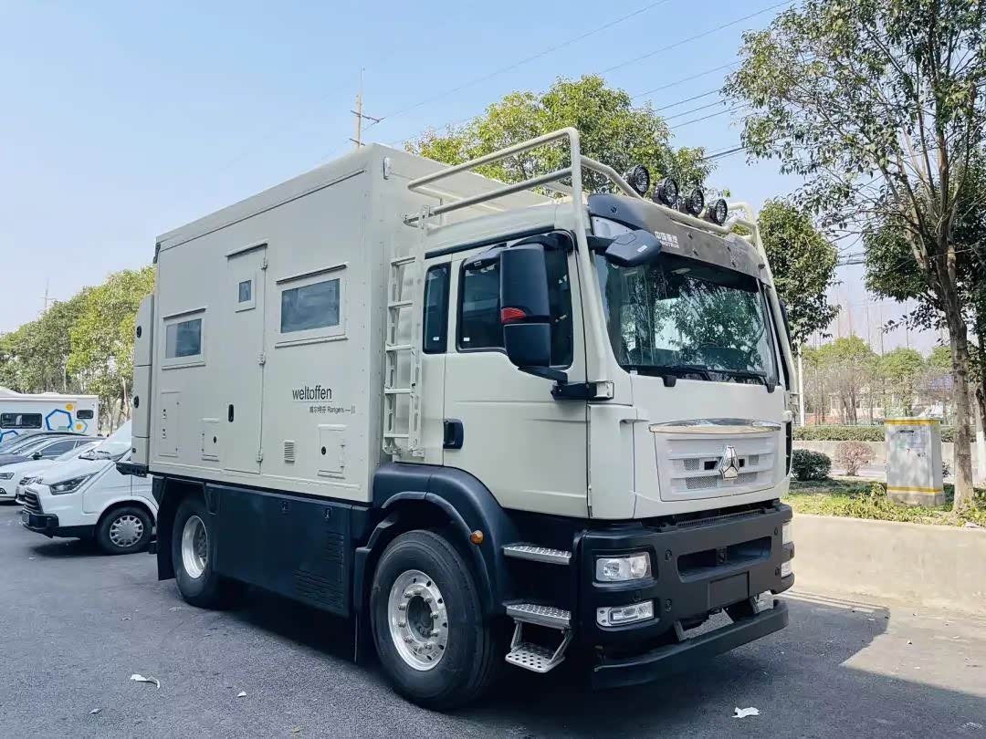 重汽汕德卡房车