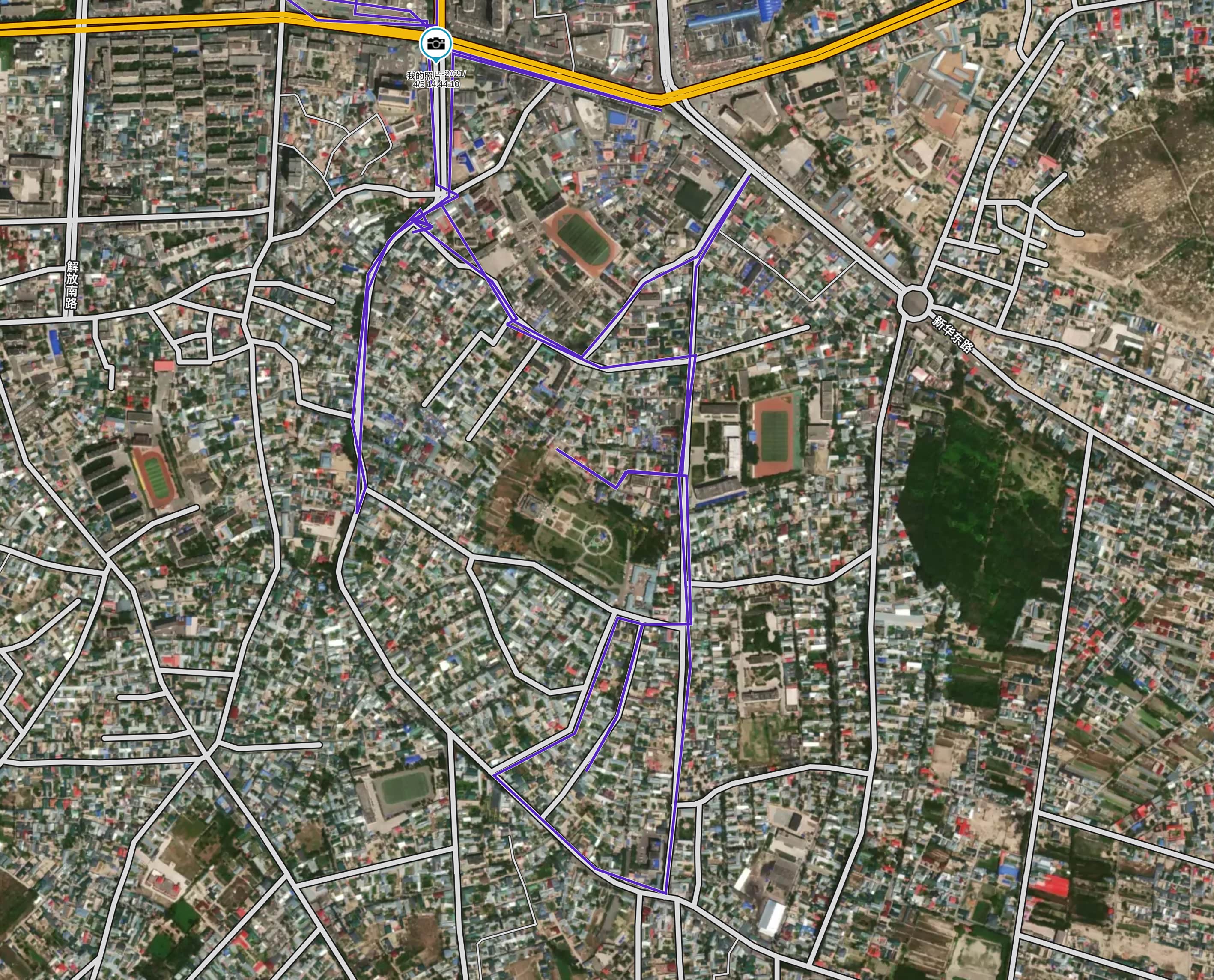 蓝色线段为卫星步行轨迹路线（喀赞其）