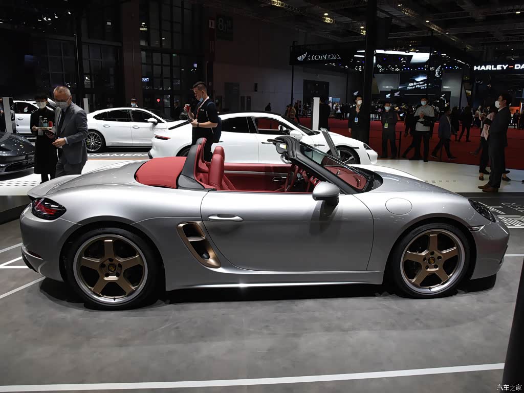 纪念版轮毂是真帅