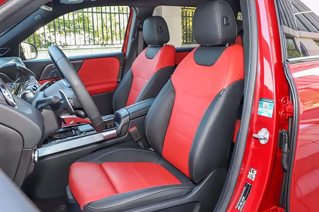 带记忆/加热/腿托可调功能的真皮座椅