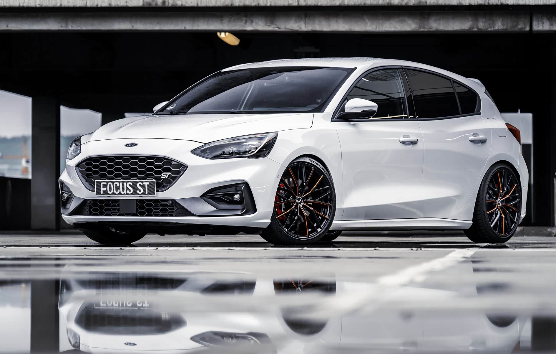 ▲ ST 版本是普通版福克斯的改装蓝本 