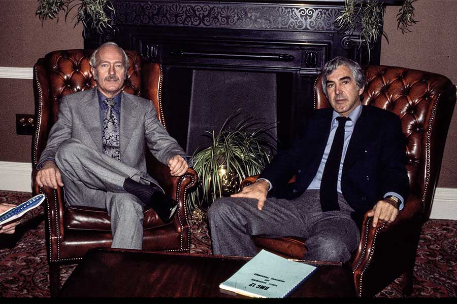 查普曼与德罗宁