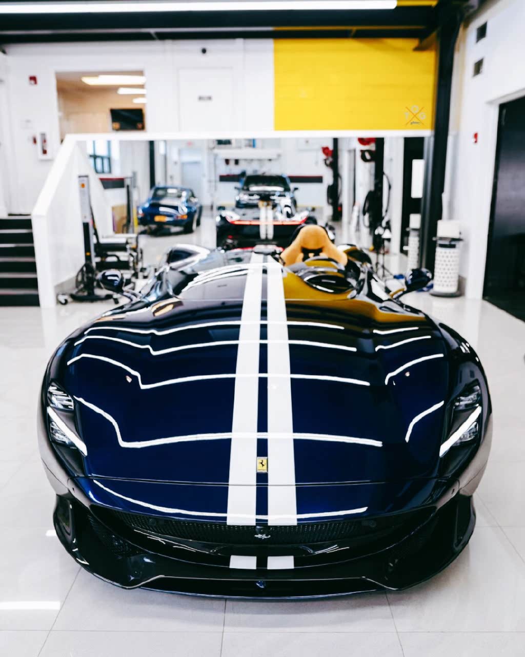 赛车化的设计 法拉利monza sp1 开着很有回头率