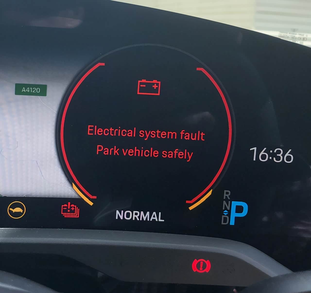 图2 Taycan的仪表盘显示
