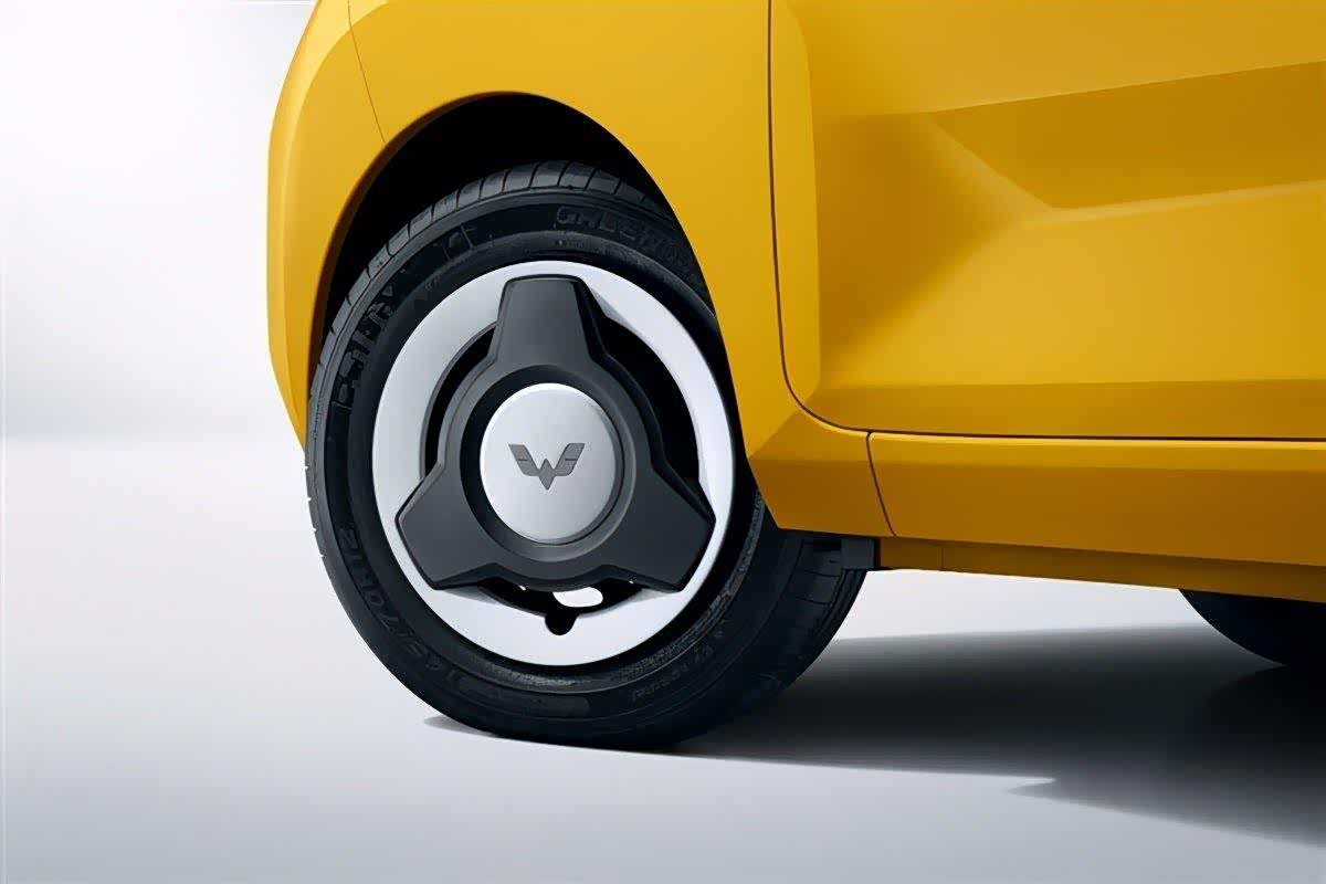 新造型的轮毂也非常漂亮，可以省去一笔改装的费用了