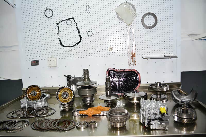 更换了损坏配件后，结束了维修过程。在维修之前先判断问题绝对是很重要的。