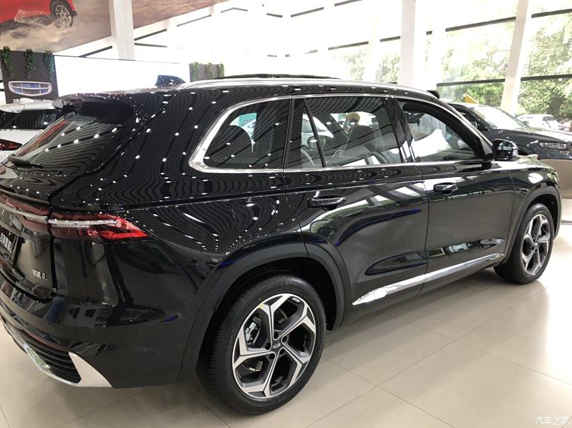 吉利版的沃尔沃xc90星越l黑色实车进店