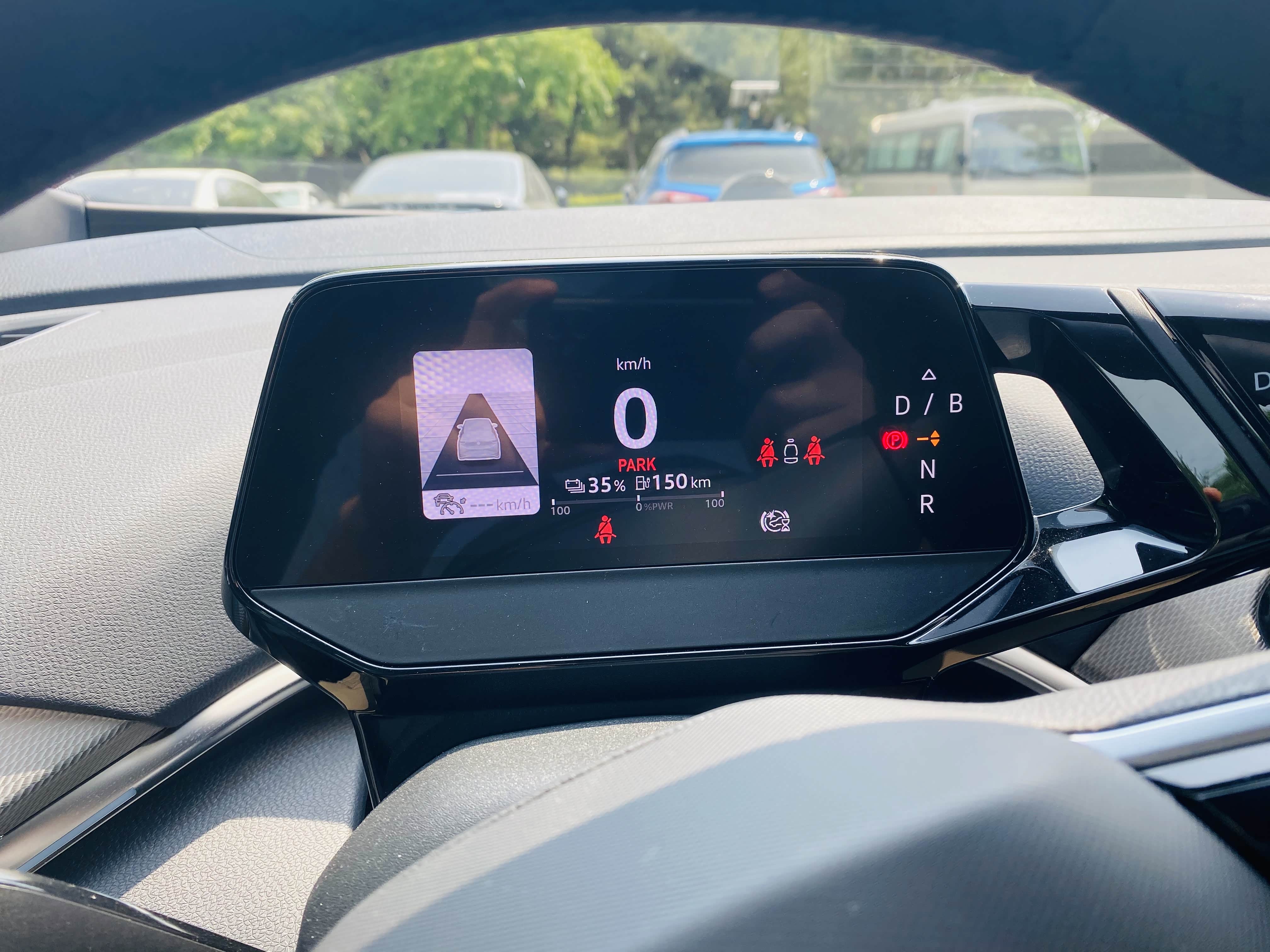 ID.4 CROZZ换挡杆在仪表盘最右侧