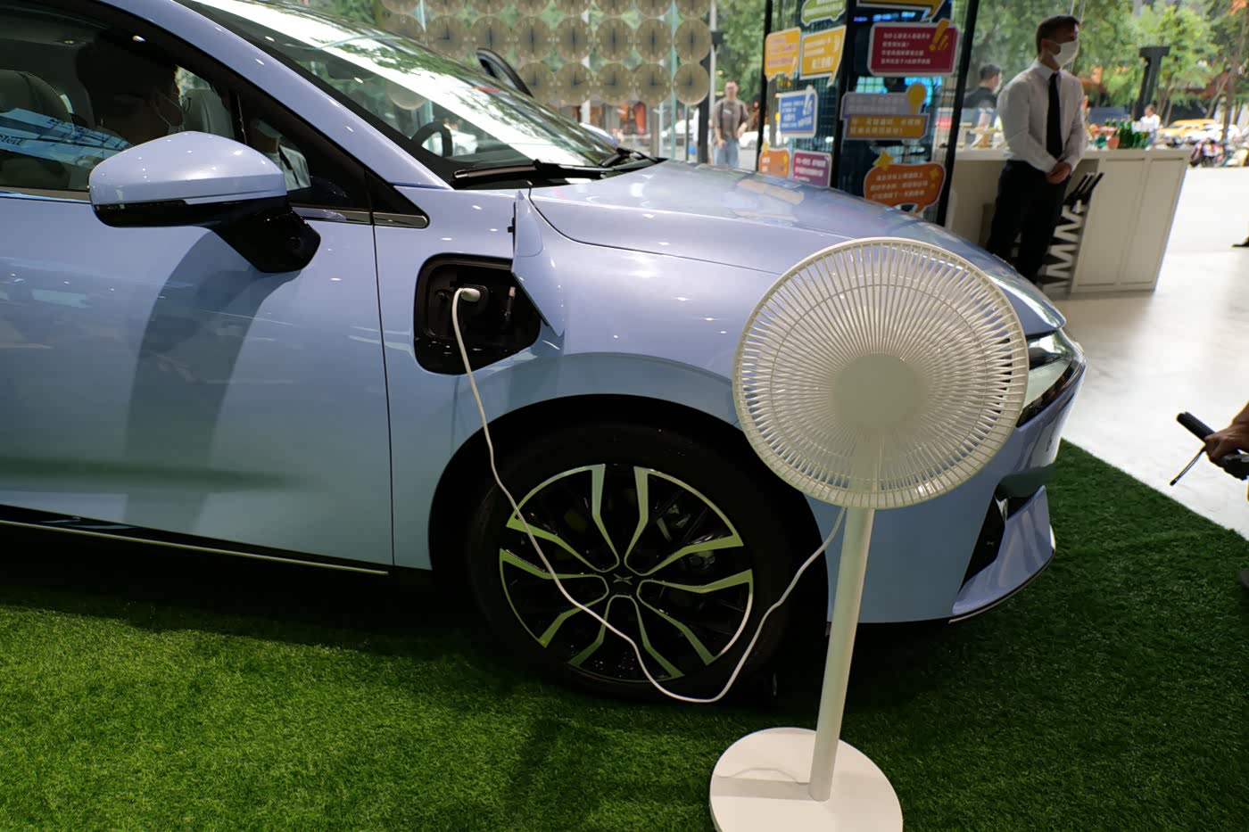 小鹏P5有外放电功能