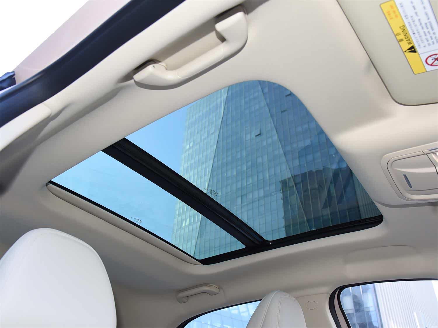 欧拉好猫 全开启的全景天窗