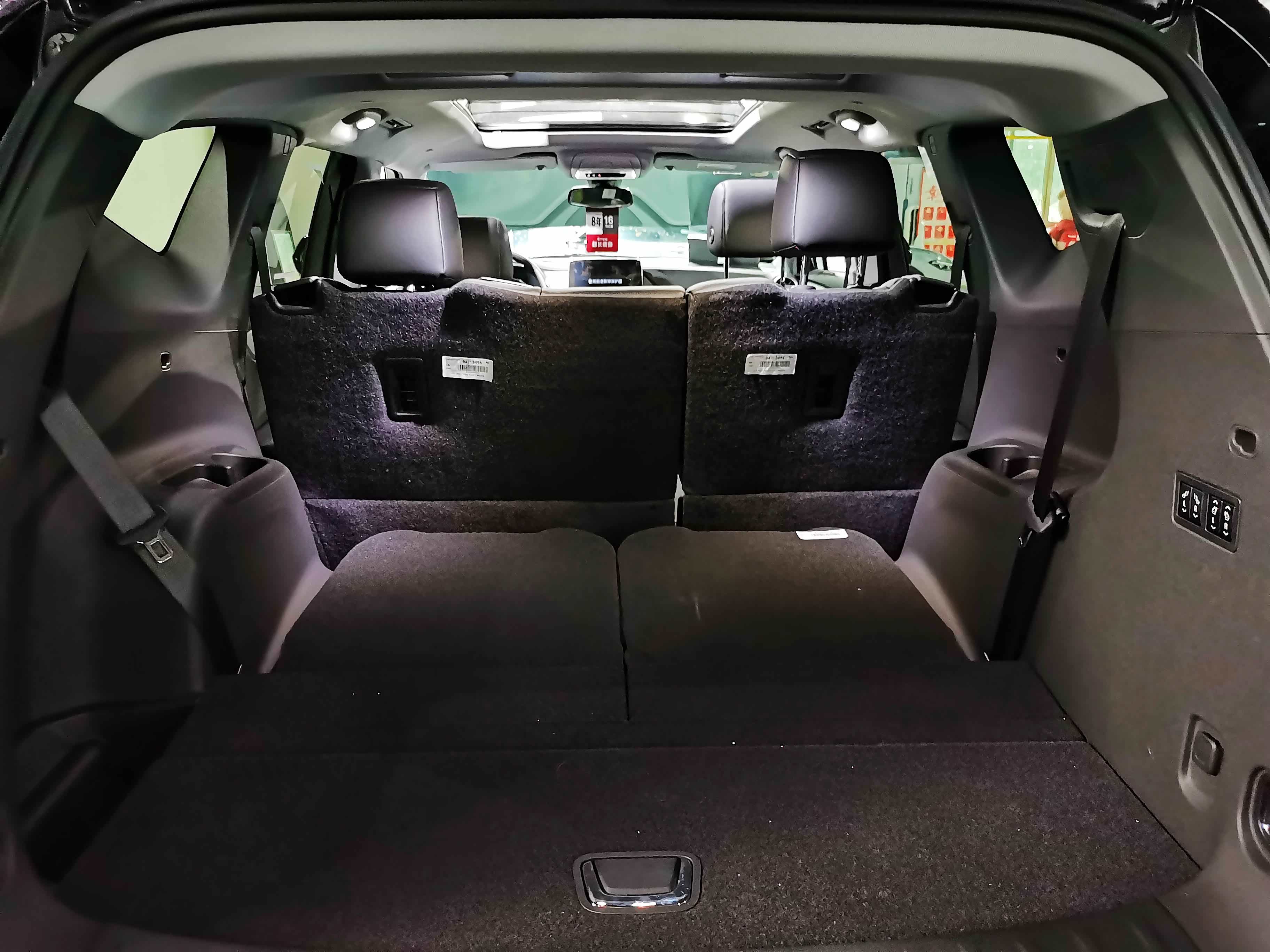 第三排座椅也只能是应急乘坐，想舒服还得买MPV，平时不用的时候还是放倒，可以放个婴儿床，很不错。