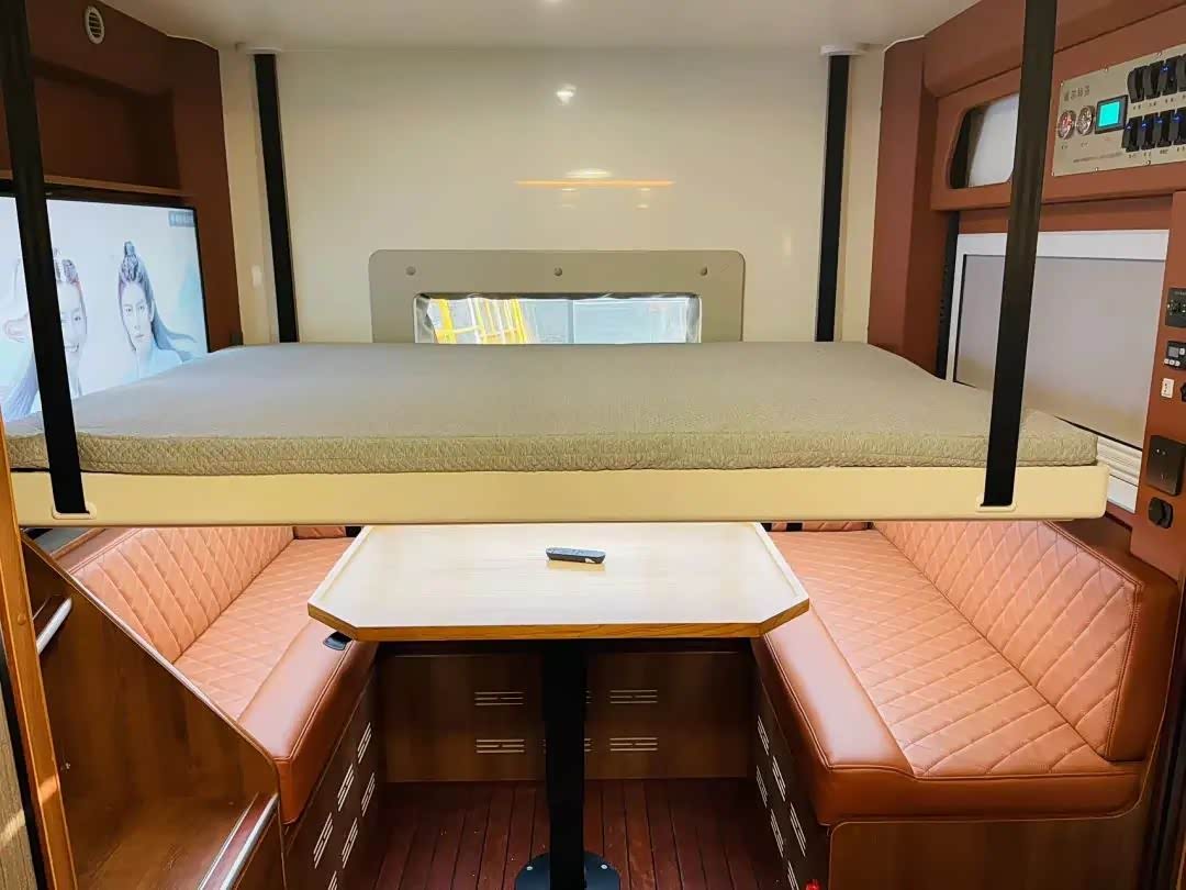 重汽汕德卡房车