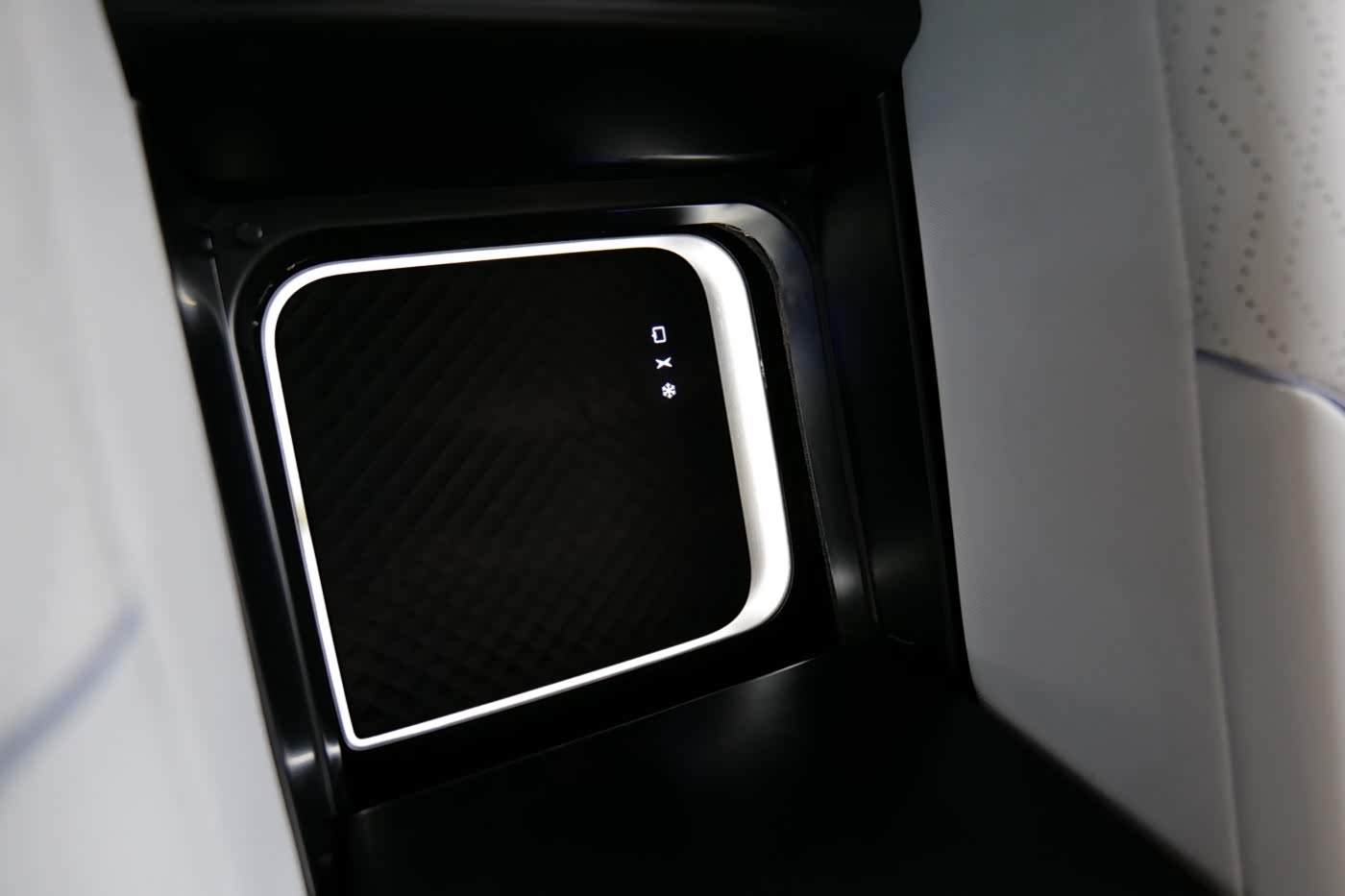 这冰箱门自带光环