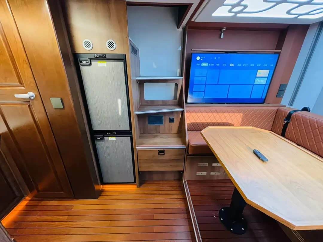 重汽汕德卡房车