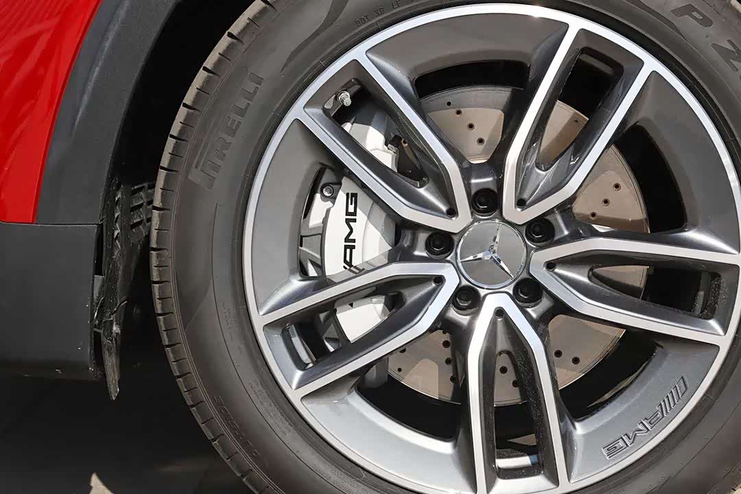 对向4活塞刹车分泵+打孔通风刹车盘 