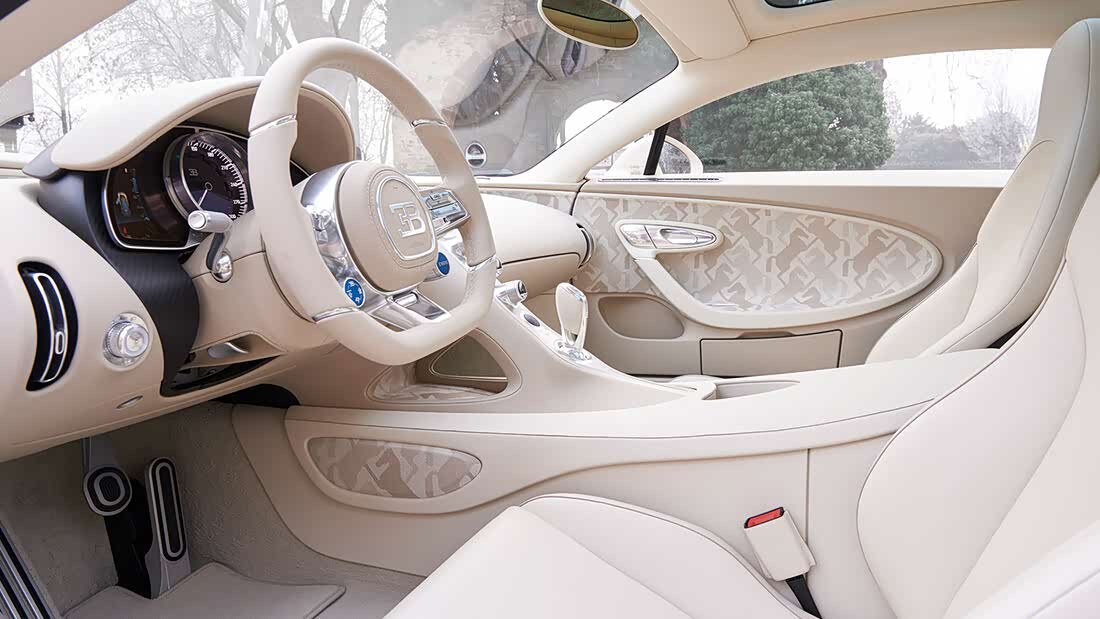 Chiron habillé par Hermès