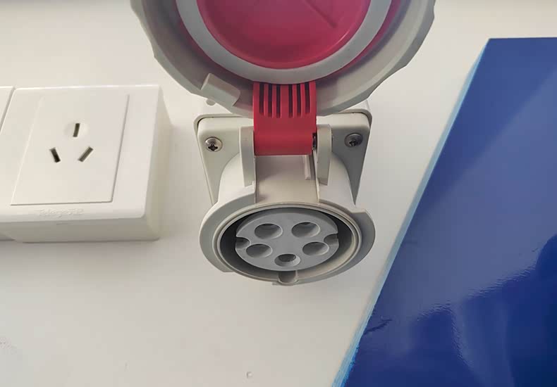 380V五孔工业插座