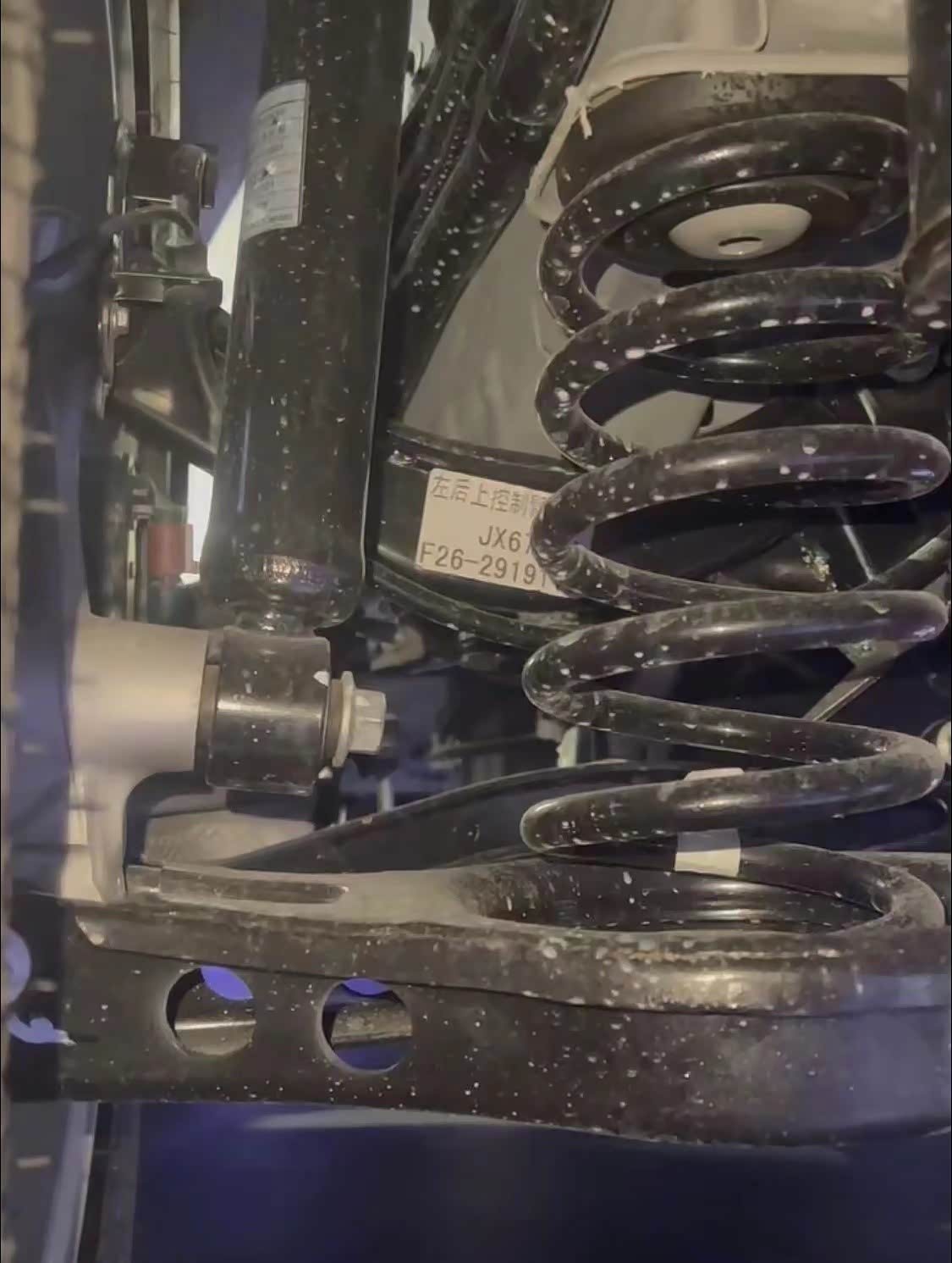 （捷途旅行者的后悬架实拍）