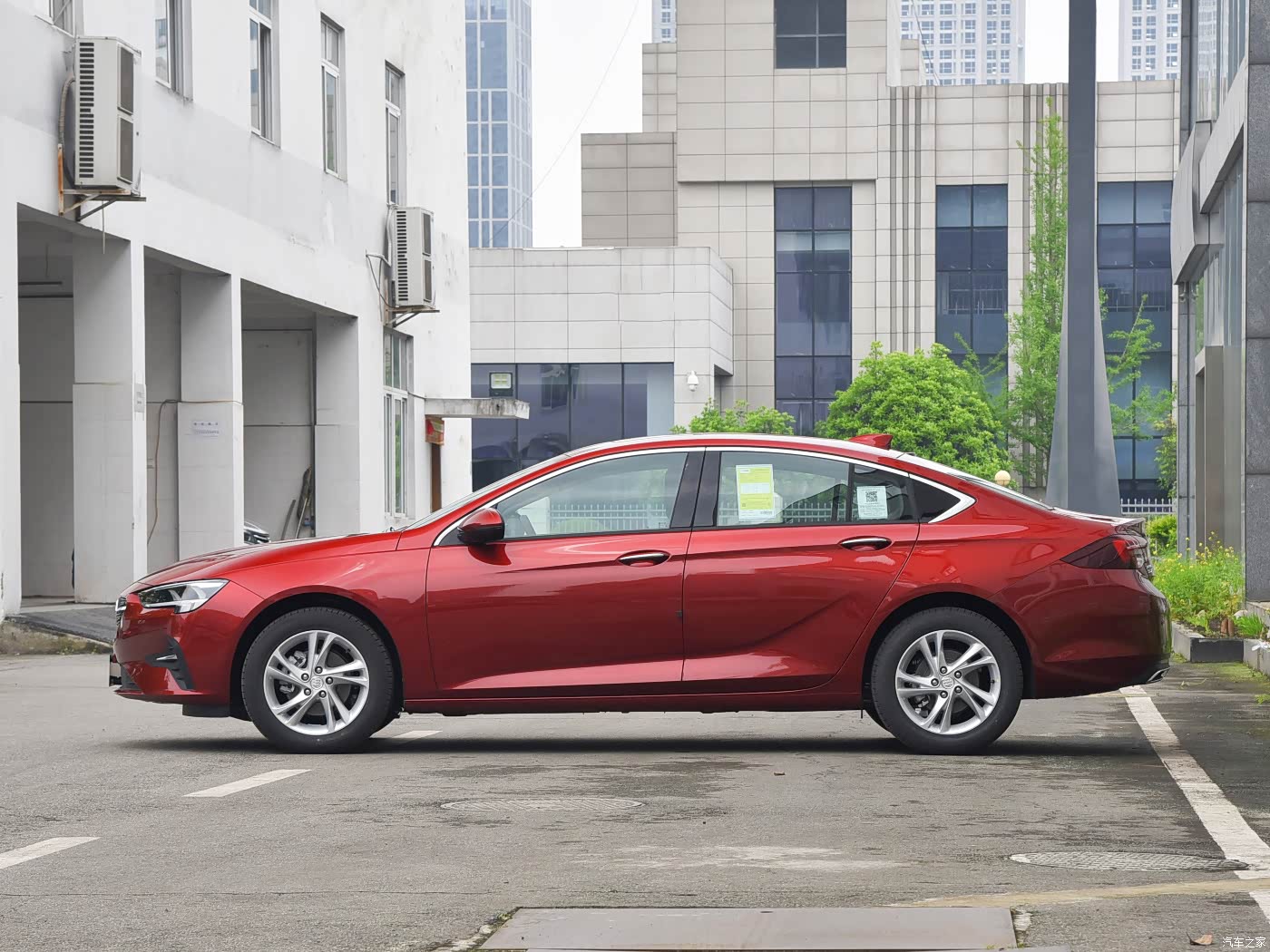 图为2022款 552T 智享型