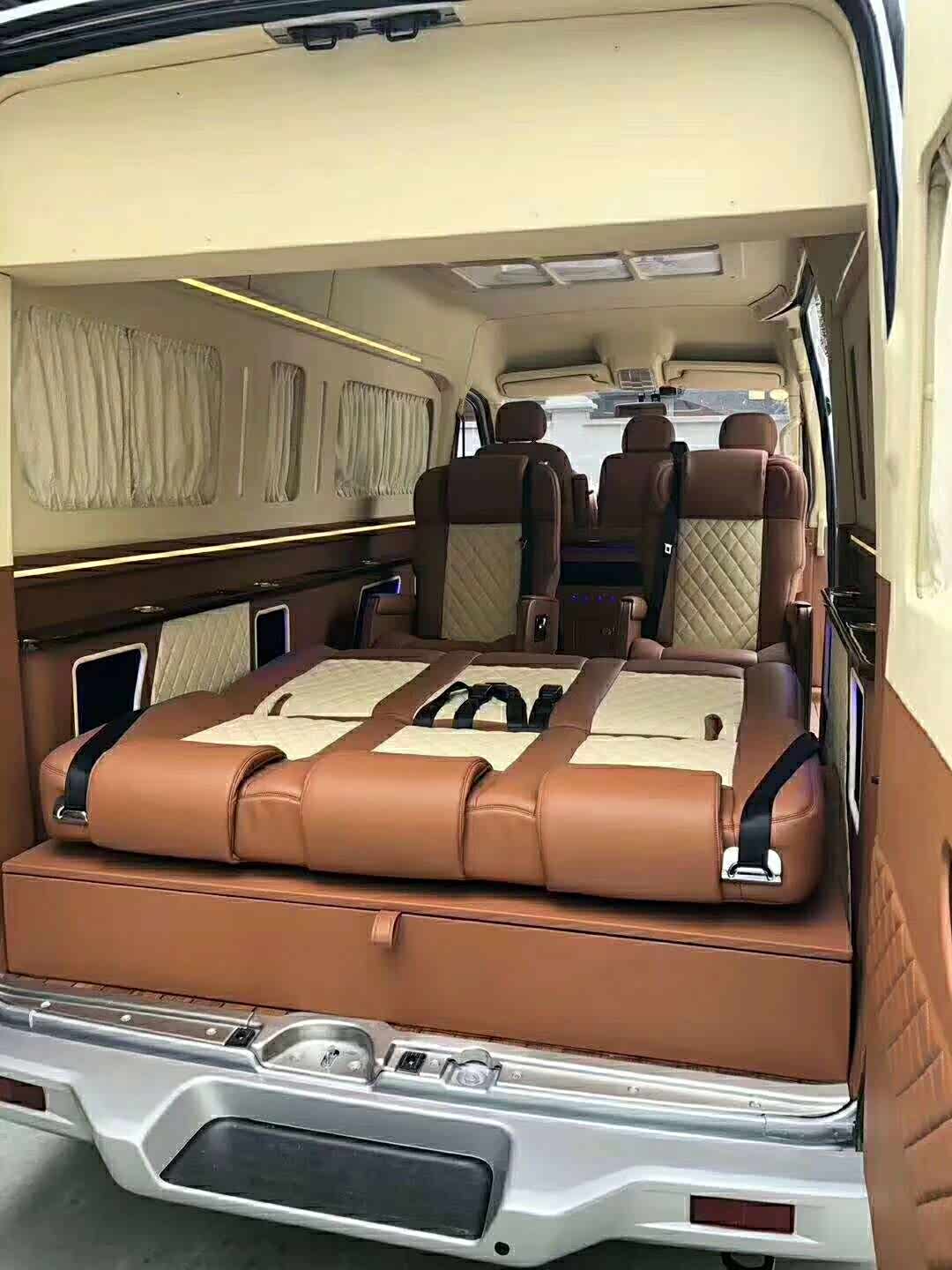 三排放倒后，可以躺下