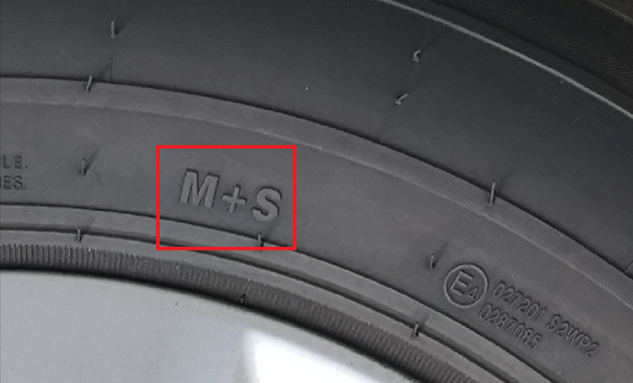 本轮胎为四季轮胎，雪泥中也可使用