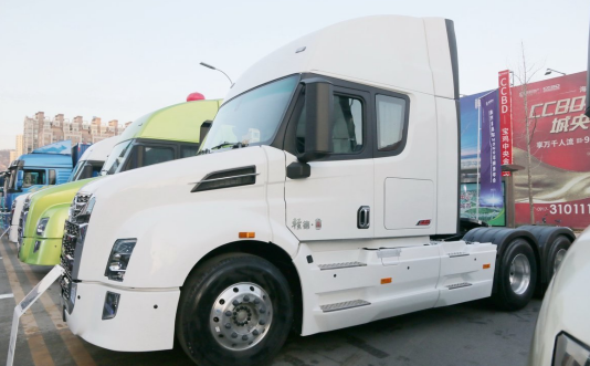 全新设计开发的长头重卡