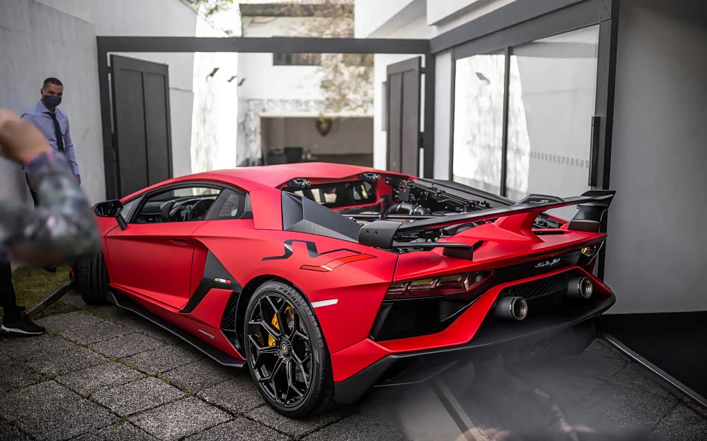 定制哑光红 兰博基尼aventador svj实车 开着拉风