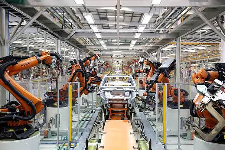 伊朗汽车制造商的工厂车间