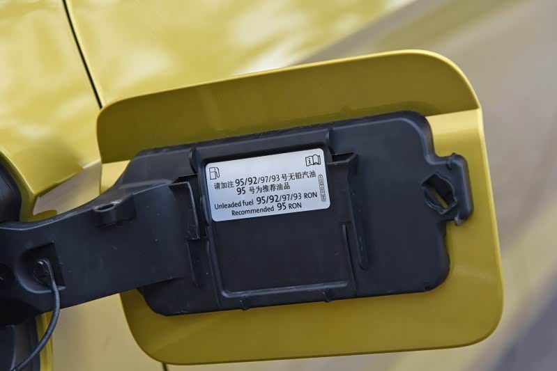 当然这套动力的伙食标准比较高，这对于这个消费层次消费者比较注重后期使用成本来说有点压力