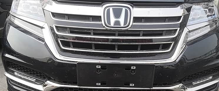 未装备前驻车雷达、全景摄像头 申报图