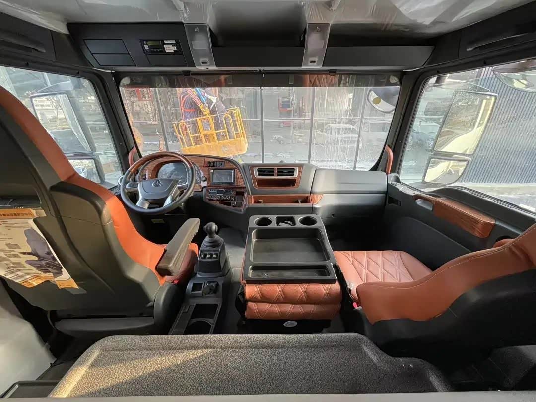 重汽汕德卡房车