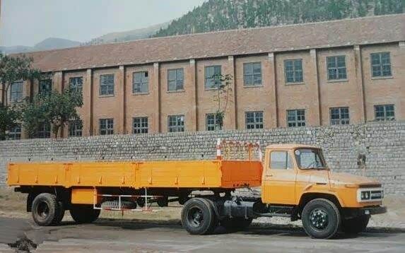 解放141牵引车