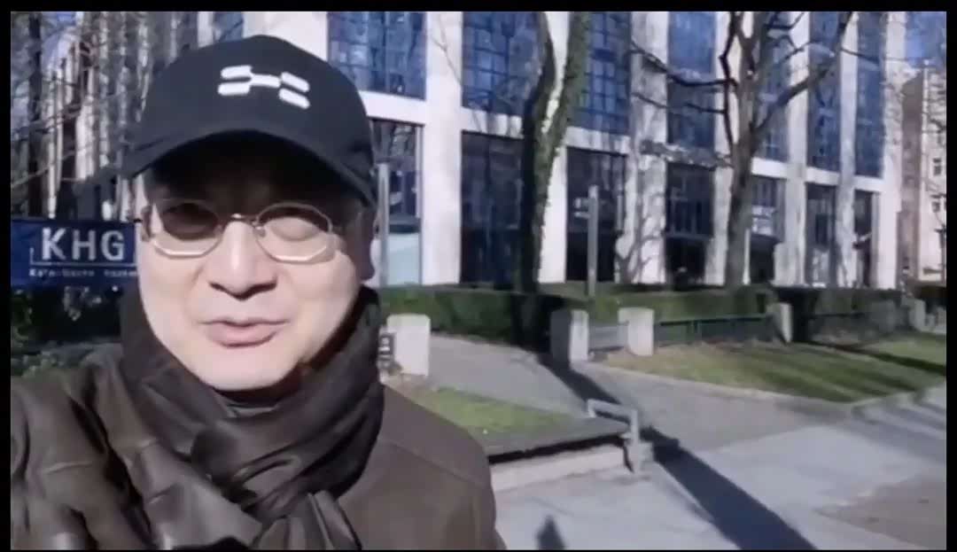 截图自爱驰付强在日内瓦车展期间拍摄的VLOG