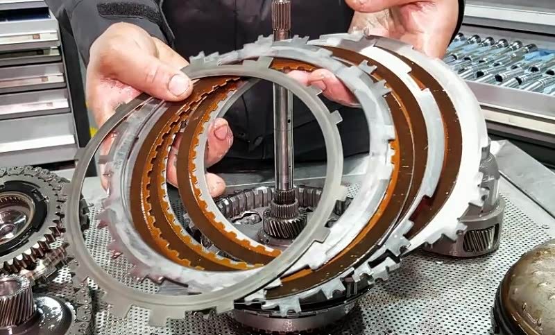 这是内部的钢片和摩擦片