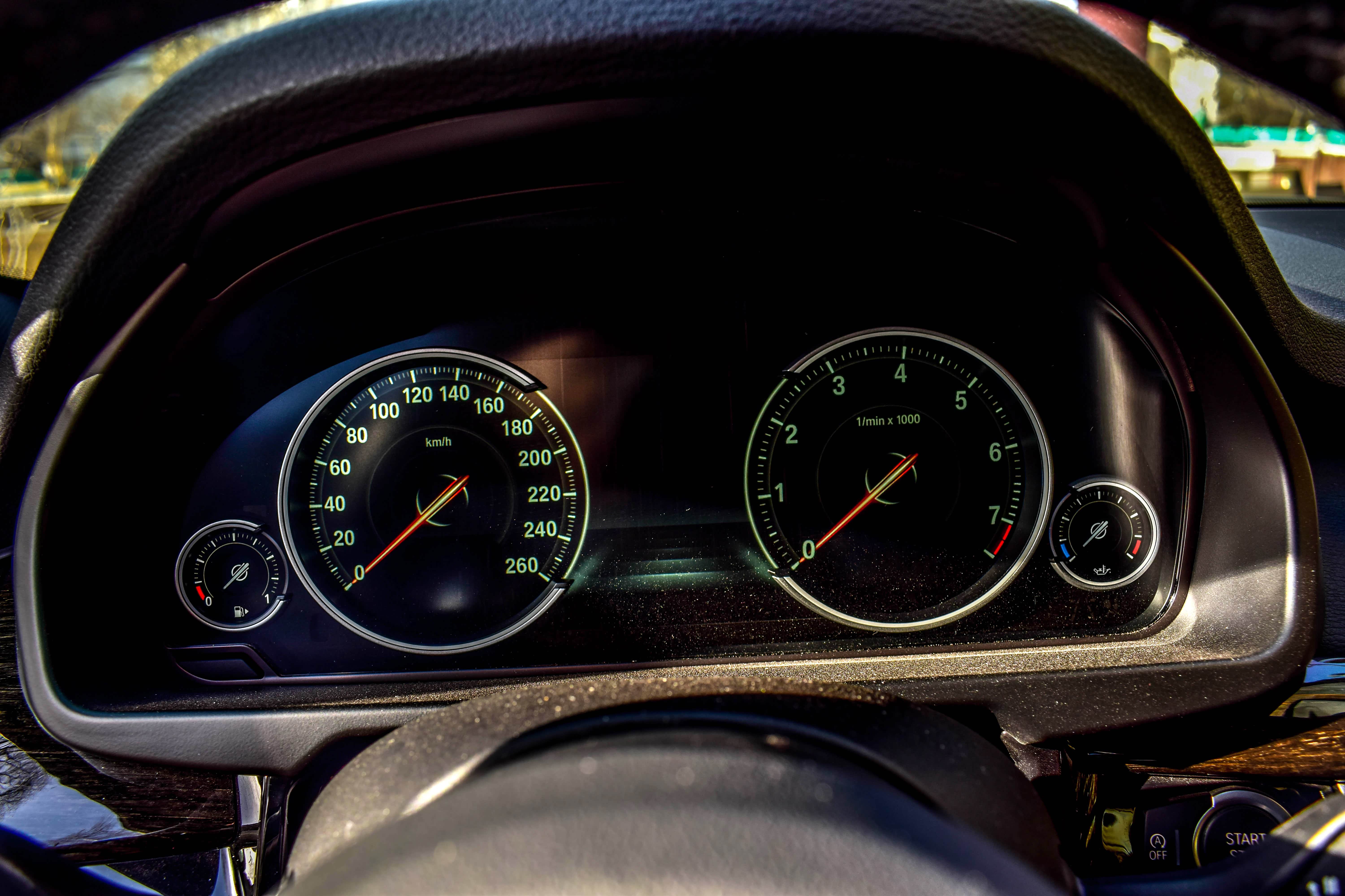 仪表盘还是比较喜欢液晶屏