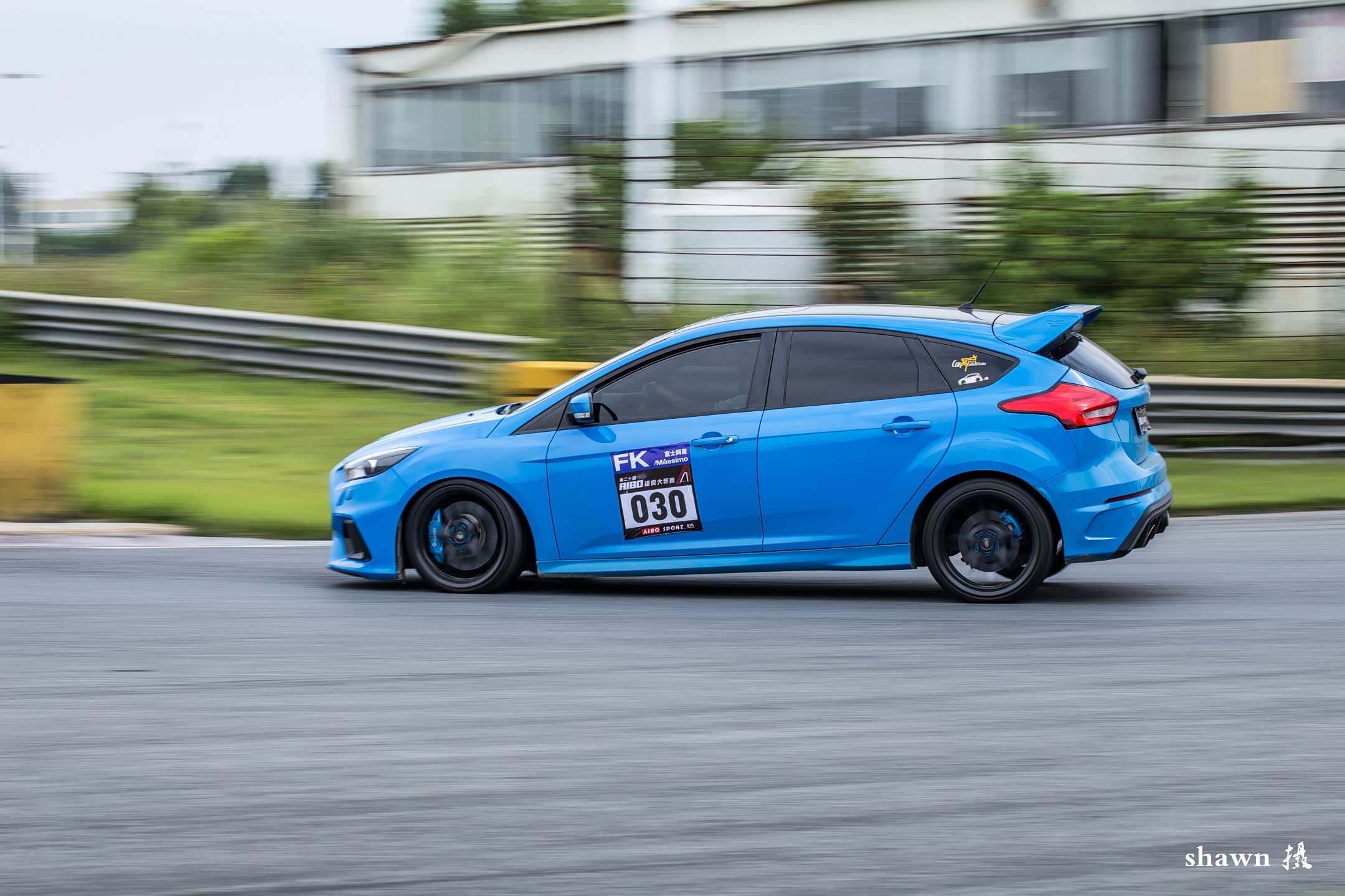 带着刹车入弯心，姿态控制的刚刚好，入弯速度也比昂克赛拉高了不少。