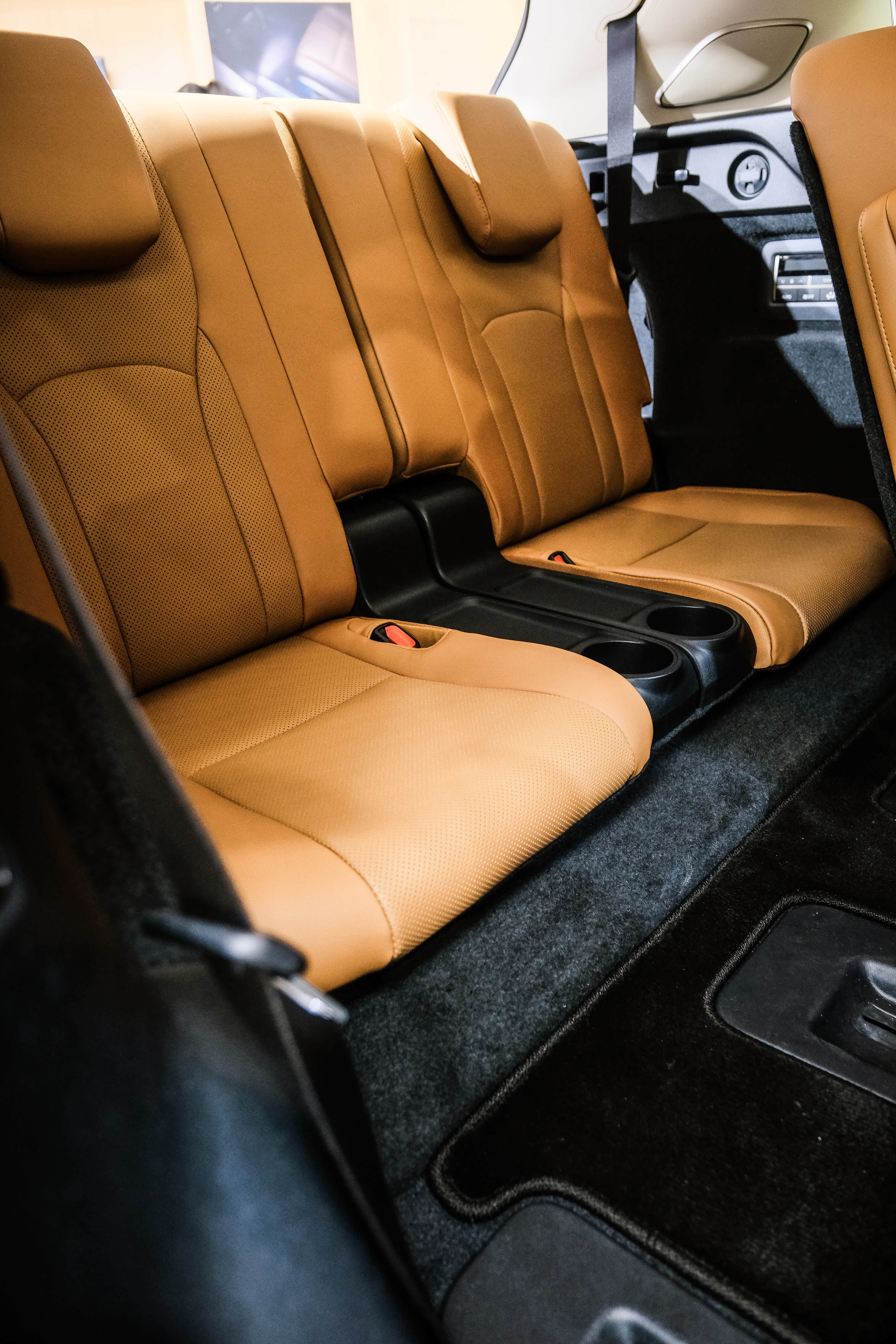 RX450hL第三排座椅纵向空间比较捉急