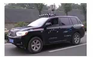 图3：传感器在无人车上的实际安装。